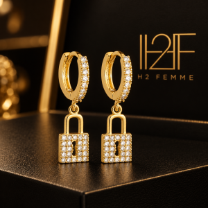 Brinco Dourado de Argolinha com Cadeado Cravejado de Zircônias