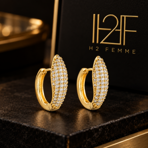 Brinco Dourado de Argolinha Cravejado de Zircônias