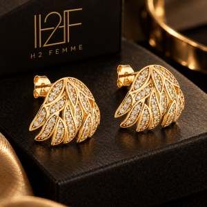 Brinco Dourado de Folhas Cravejado de Zircônias