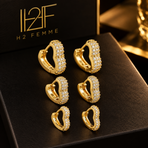 Trio Dourado de Argolinhas de Coração Cravejados de Zircônia